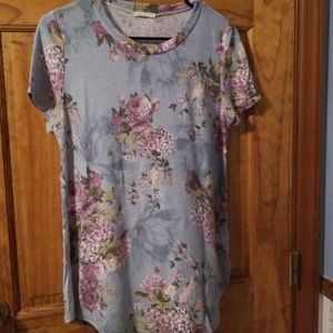 Cute Blue Floral Boutique Tee!